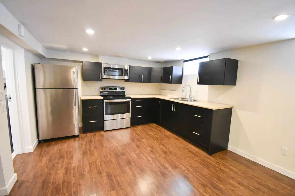 Barrie, ON L4N 3E9,205 Innisfil ST #B