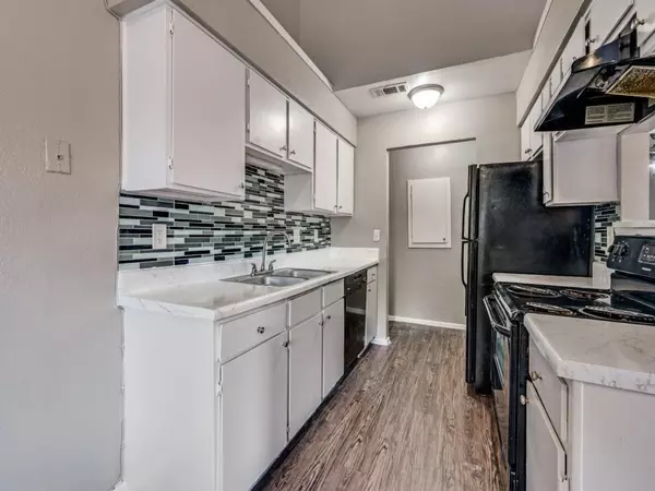 Arlington, TX 76012,1122 Millview Drive #402