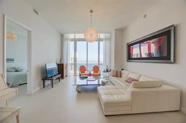 Sunny Isles Beach, FL 33160,15901 Collins Ave #Ph4303