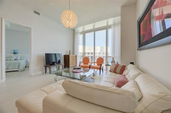 Sunny Isles Beach, FL 33160,15901 Collins Ave #Ph4303