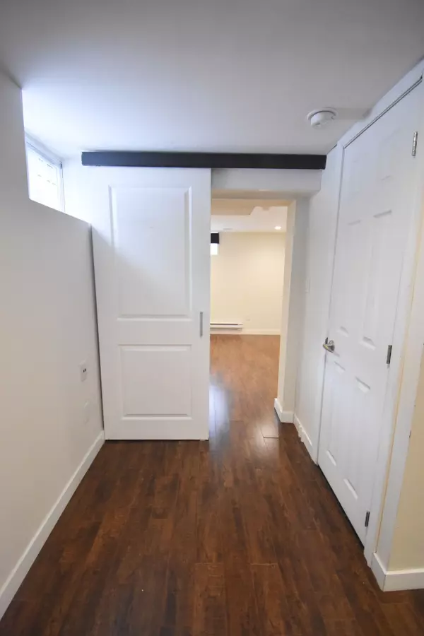 Barrie, ON L4N 3E9,205 Innisfil ST #B