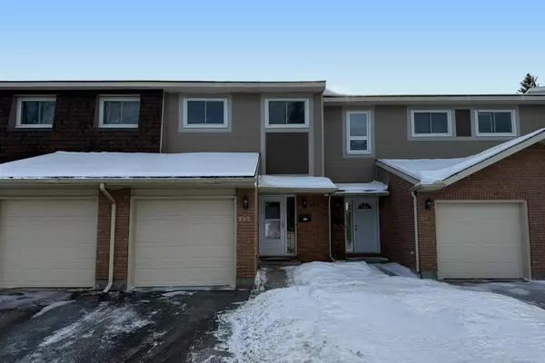 Hunt Club - South Keys And Area, ON K1T 2W2,292 Temby Private