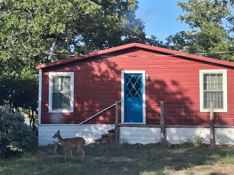 160 Lake Point Drive, Gordon, TX 76453