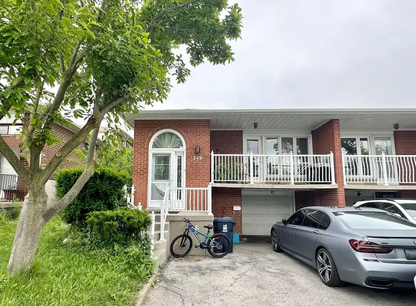 249 Apache TRL #(Upper), Toronto C15, ON M2H 2W3