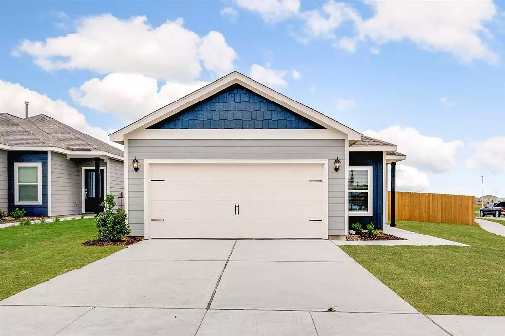 Ponder, TX 76259,8405 White Wolf Trail