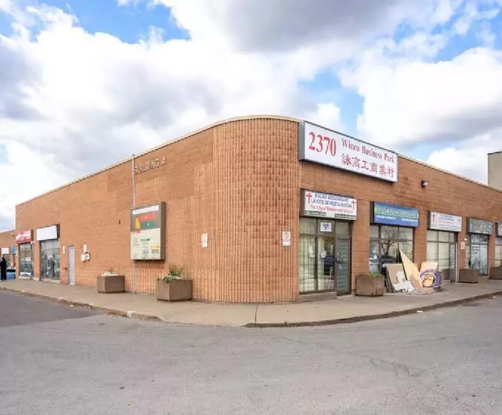 Toronto E07, ON M1S 5C6,2370 Midland AVE #B8