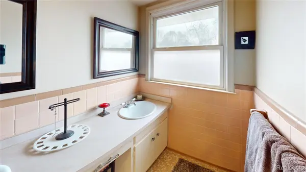 721 S Michigan, Howellcity_livingston, MI 48843