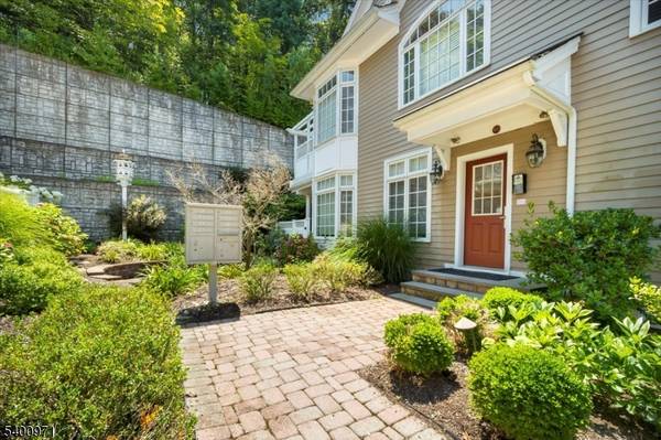 60 Chestnut St #2, Morristown Town, NJ 07960