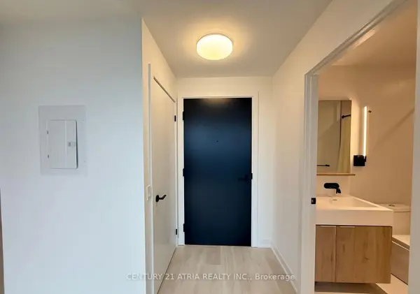 Toronto C10, ON M4P 1V3,117 Broadway AVE #2910