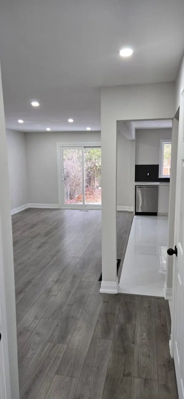 Oshawa, ON L1G 7H1,1133 Trowbridge CT