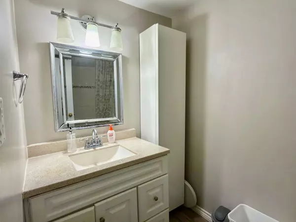 Oshawa, ON L1G 7R7,1330 Trowbridge DR E #74