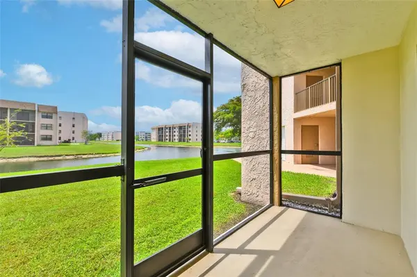 Sunrise, FL 33322,10304 Sunrise Lakes Blvd #106