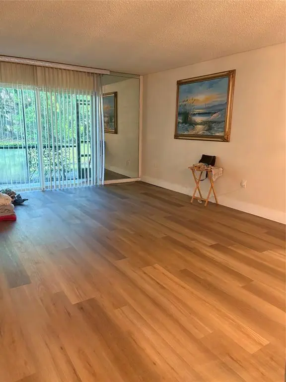 North Lauderdale, FL 33068,8280 SW 24th St #114