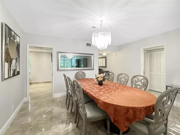 Pompano Beach, FL 33069,3505 Oaks Way #310