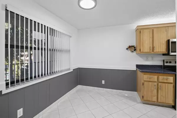 Sunrise, FL 33322,2606 NW 104th Ave #202