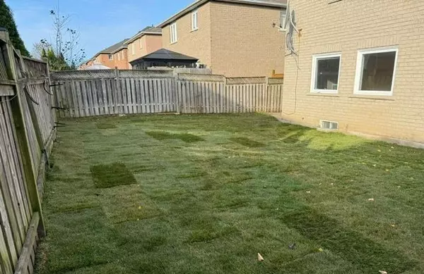 Newmarket, ON L3X 2Z7,169 Flagstone WAY