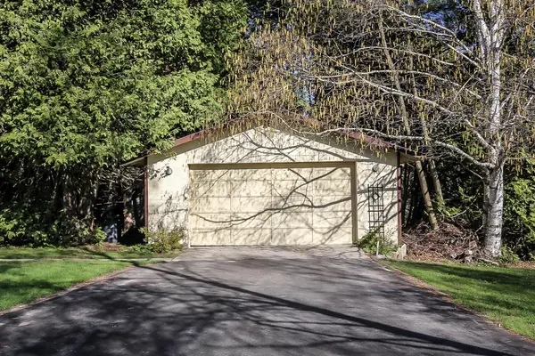 Wasaga Beach, ON L9Z 1J7,630 SUNNIDALE RD S