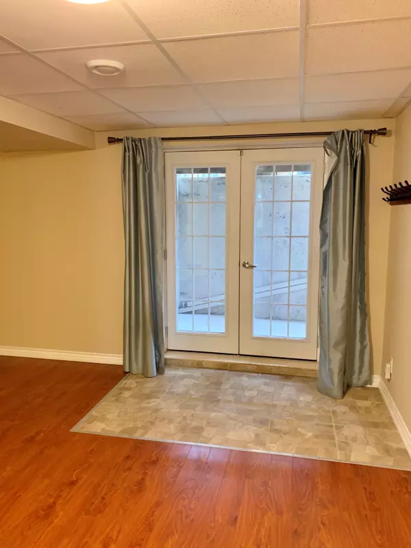 7285 Aspen AVE, Mississauga, ON L5N 6M9