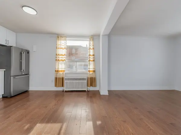 Toronto W03, ON M6M 3L6,1 Lacey AVE #2