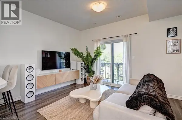 Kitchener, ON N2M 3L9,164 Heiman ST #7C