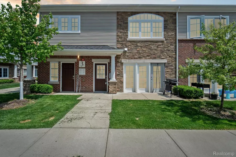 5662 ARBOR CHASE DR #Unit #18, Ann Arbor, MI 48103