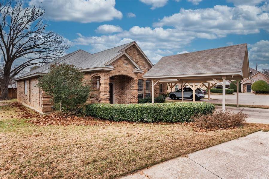 2881 Inniswood Circle, Arlington, TX 76015