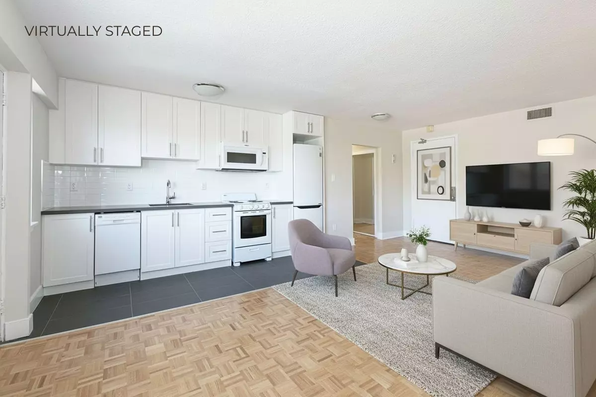 Toronto C02, ON M4V 1Z8,95 Lawton BLVD #307