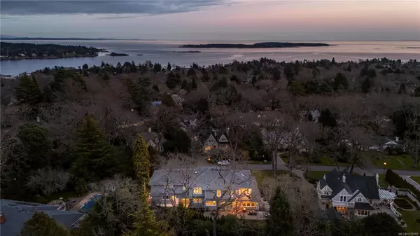 Oak Bay, BC V8R 6E3,3350 Weald Rd