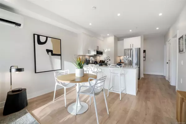 Langford, BC V9B 7B7,1371 Goldstream Ave #602