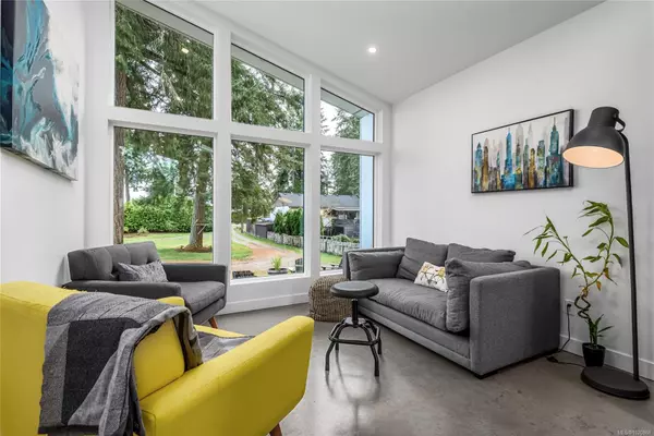 Royston, BC V9N 9T3,4137 Gartley Point Rd