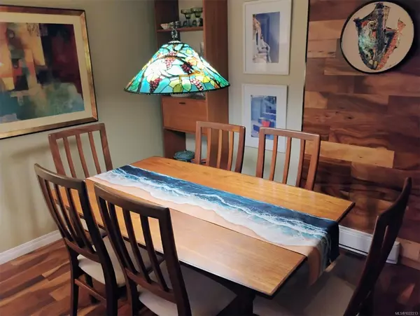 Nanaimo, BC V9R 2R5,320 Selby St #201