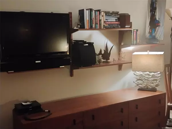 Nanaimo, BC V9R 2R5,320 Selby St #201