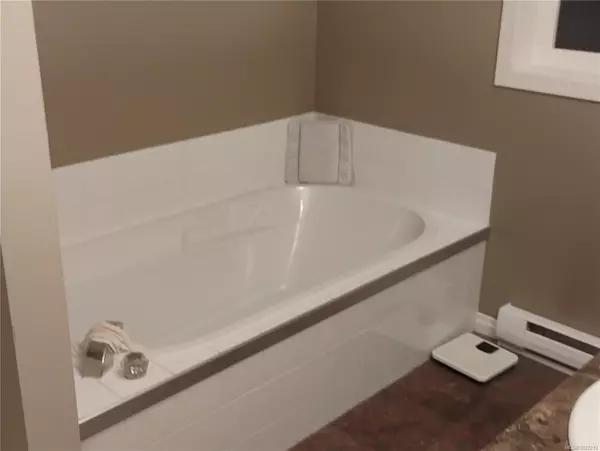 Nanaimo, BC V9R 2R5,320 Selby St #201