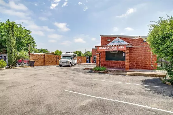 Dallas, TX 75220,9738 Brockbank Drive