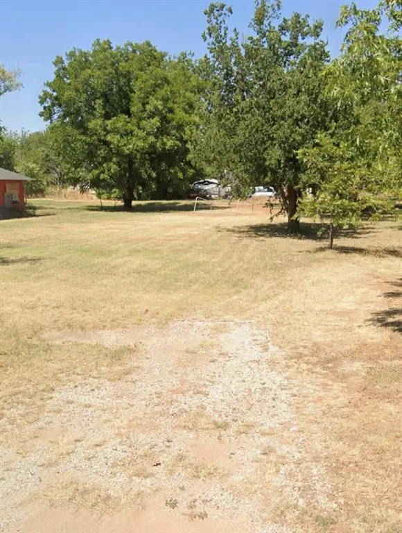 709 N Grand Avenue, Olney, TX 76374