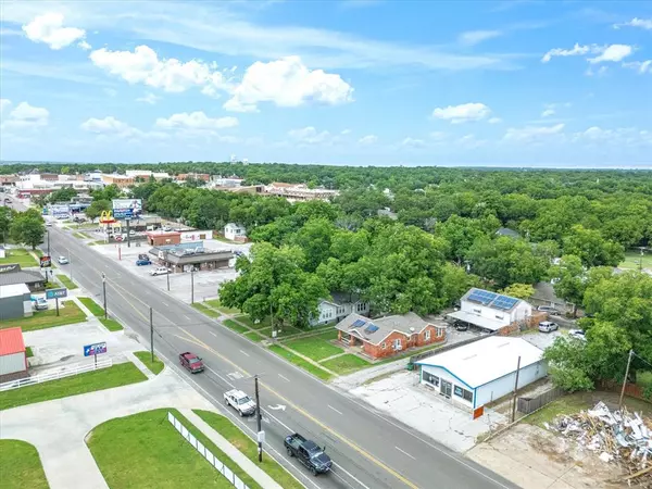 Bowie, TX 76230,413 E Wise Street