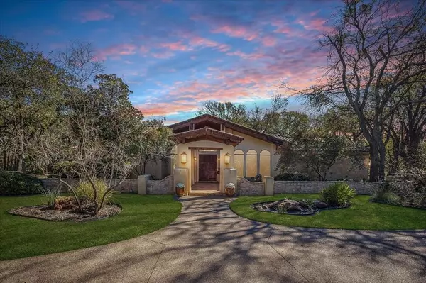 8309 Ashbriar Lane, Fort Worth, TX 76126