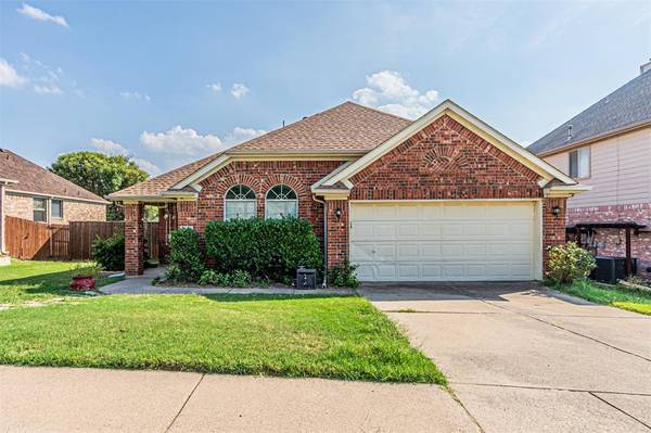 5504 Thornberry Drive, Fort Worth, TX 76137