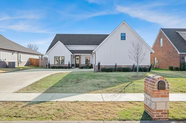 Canton, TX 75103,1825 Meadowview