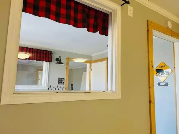 Howe, TX 75459,102 S Collins