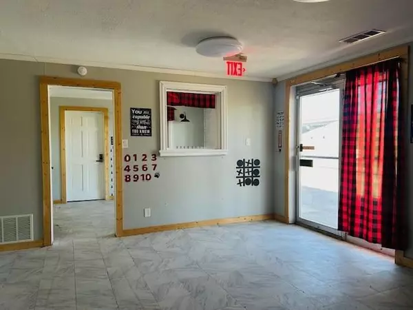 Howe, TX 75459,102 S Collins