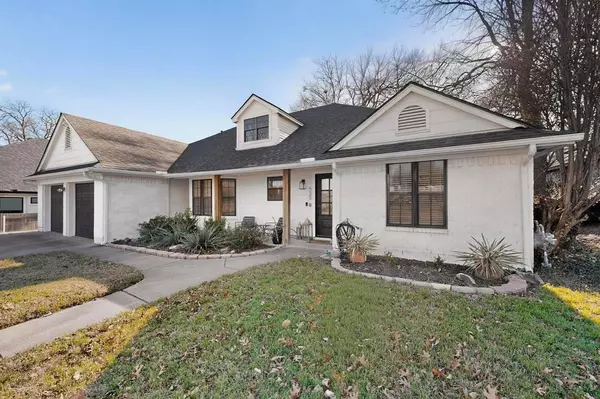 535 W Crossland Boulevard, Grand Prairie, TX 75052