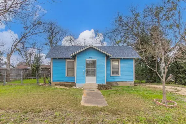 316 E Warren Street, Hewitt, TX 76643