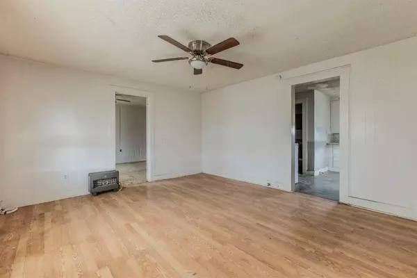 Hewitt, TX 76643,316 E Warren Street