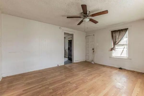 Hewitt, TX 76643,316 E Warren Street