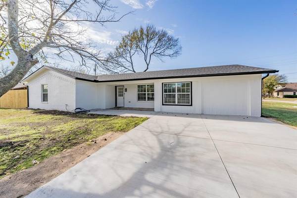 207 N Hickory Street, Venus, TX 76084