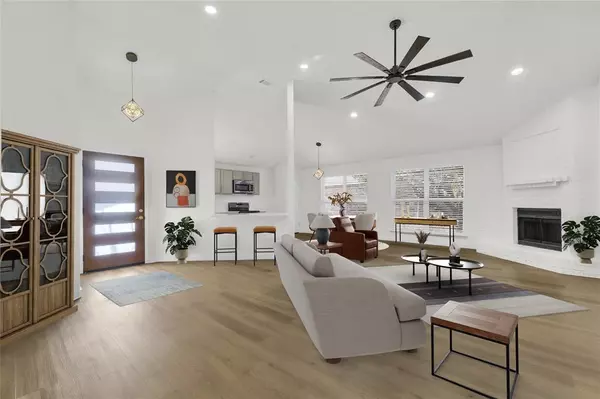 403 Kalmia Drive, Arlington, TX 76018