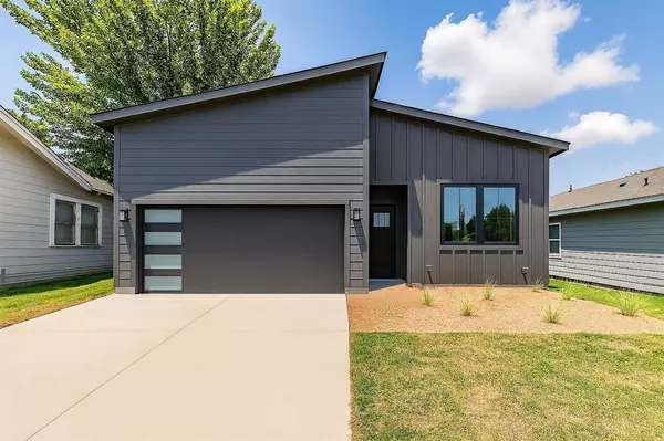 1402 Driess Street, Fort Worth, TX 76104