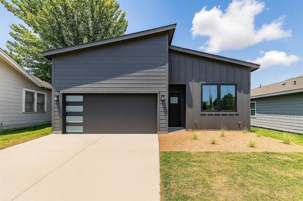 1402 Driess Street, Fort Worth, TX 76104