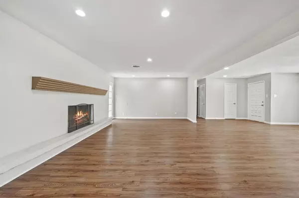 Bedford, TX 76022,916 Mccurry Avenue